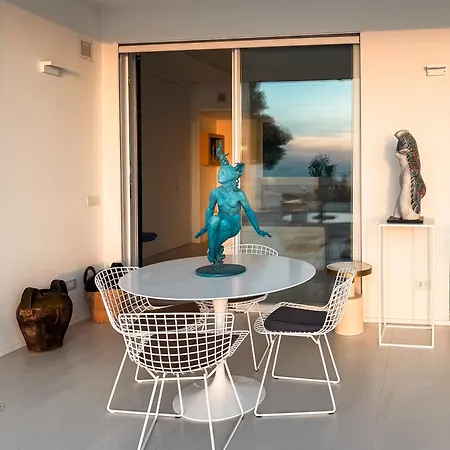 Azzurro Capri * أناكابْري