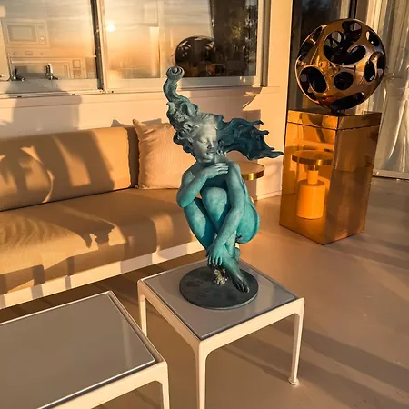 Azzurro Capri أناكابْري