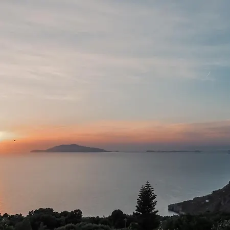 Azzurro Capri بيت ضيافة *