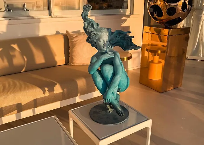 Azzurro Capri אנה קאפרי